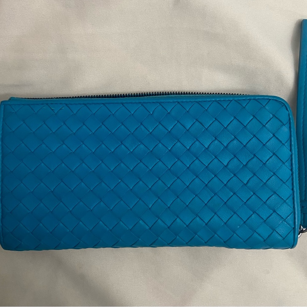 Authentic Bottega Veneta Leather Wallet